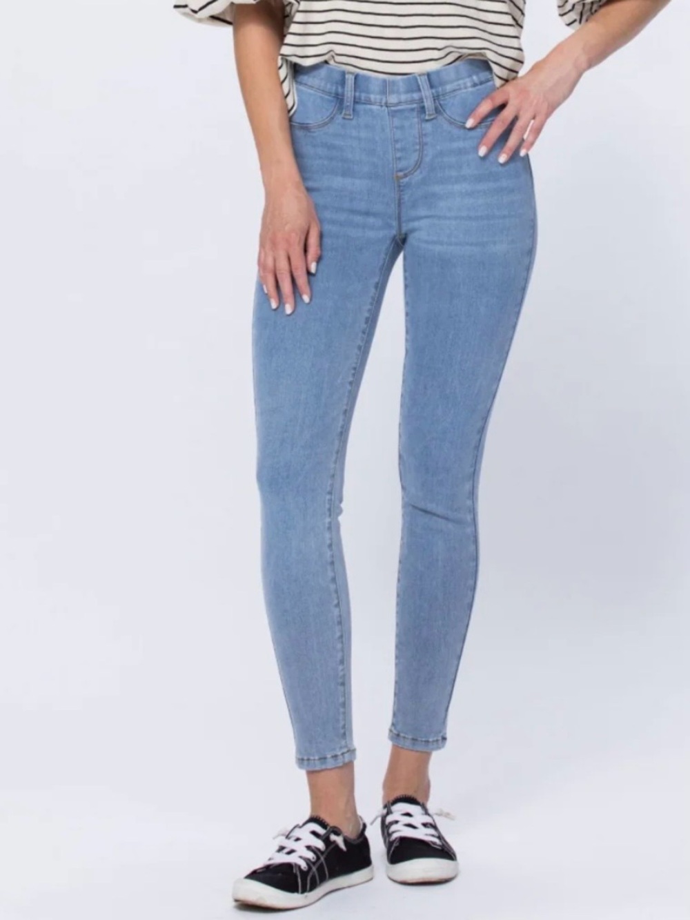JUDY BLUE Skinny Fit Light Blue Wash Pull On Jeggings 7/28